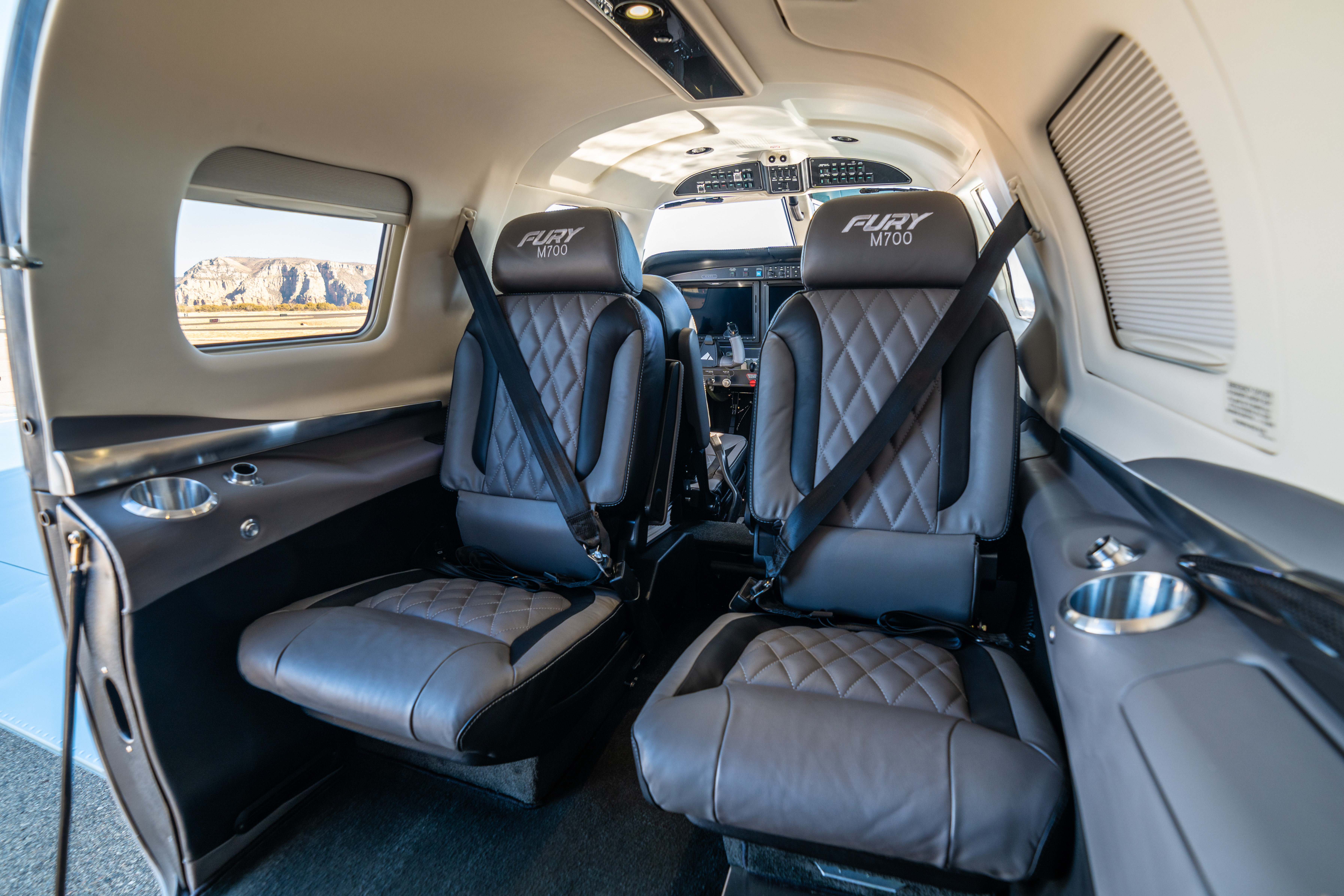 Piper M700 FURY Executive Cabin
